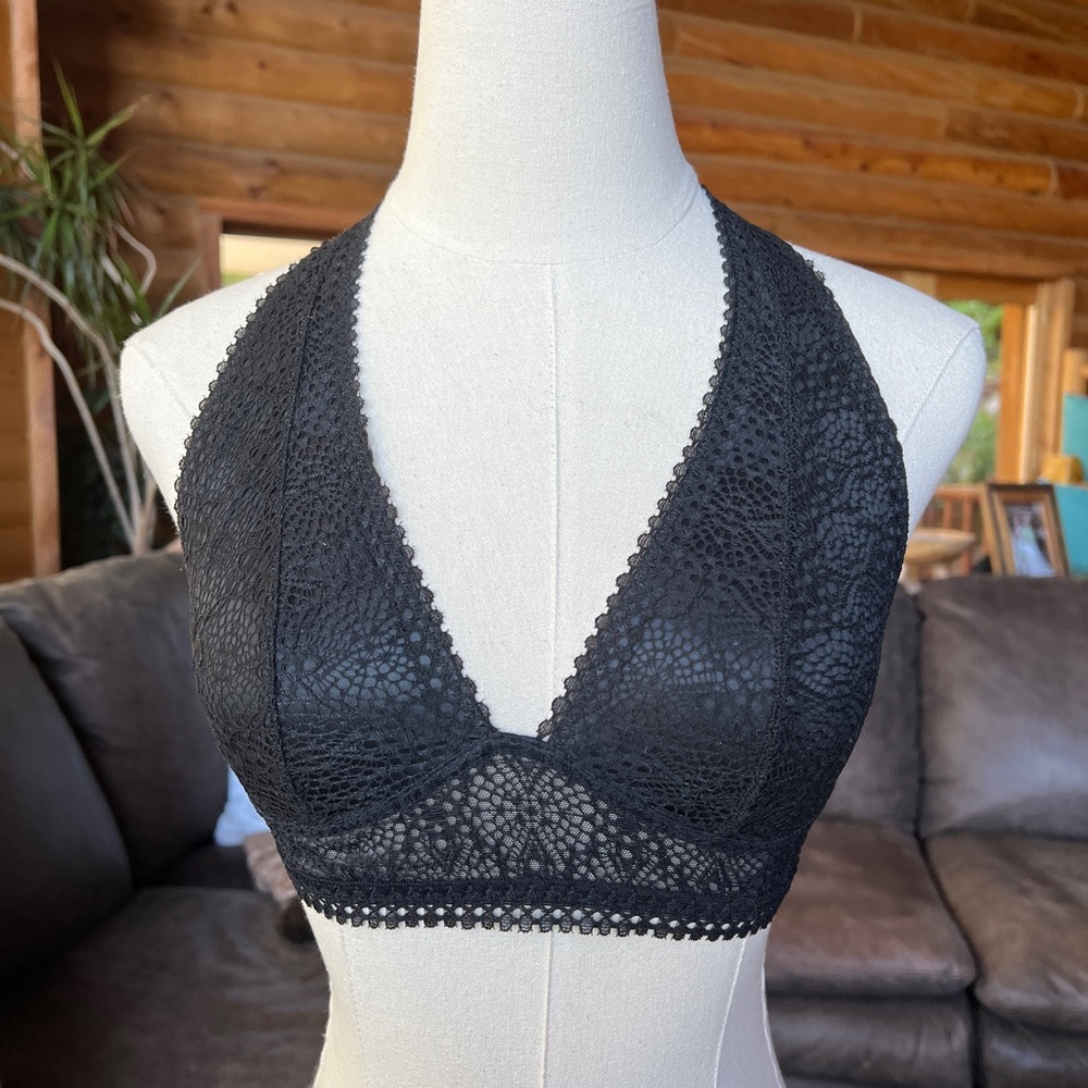 Victoria’s Secret Black Lace Bralette SMALL NWOT